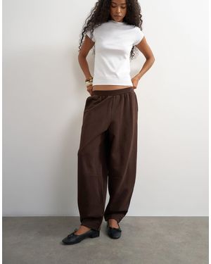 TOPSHOP Barrel Leg Jogger - Brown