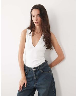 GOOD AMERICAN Cotton Sculpting Deep V Sleeveless Bodysuit - White