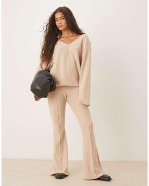 ASOS Pantaloni Morbidi Al Tatto A Zampa Color Talpa Chiaro - Neutro