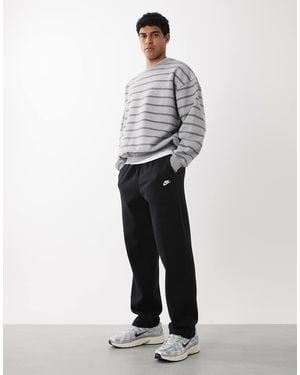 Nike Club Fleece Straight Leg Logo joggers - White