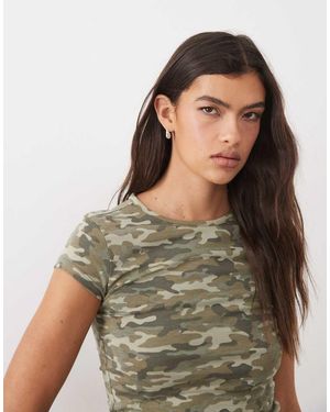 Gina Tricot Camiseta Con Diseño Encogido En-Verde