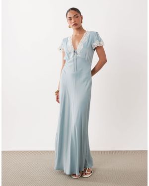 Nobody's Child Petite Aida maxikleid mit v-ausschnitt, spitzenbesatz und bindedetail - Weiß