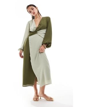 Pretty Lavish Vestito Midi Oliva E Salvia A Contrasto Con Nodo Sul Davanti - Verde
