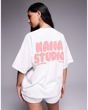 Kaiia Camiseta Blanca Y Roja Extragrande Con Logo Estampado En Relieve De (Parte De Un Conjunto) - Blanco