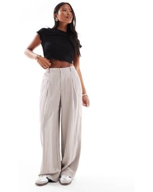 ASOS Petite - jean bouffant style utilitaire - taupe - Blanc