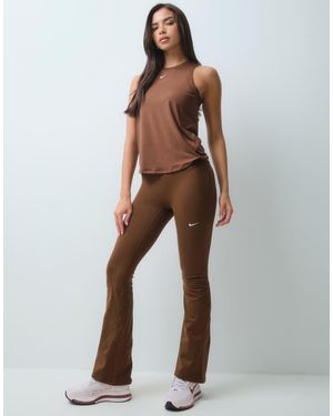 Nike One Dri-Fit Hoge Taille Naadloze Flared Leggings - Bruin
