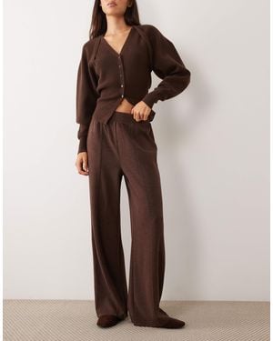 New Look Ensemble coordonné pantalon en maille à jambes larges en foncé - Marron
