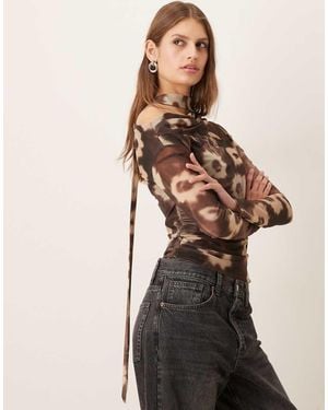 Mango Slash Neck Top - Brown