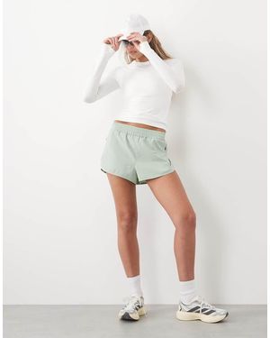 4505 Lightweight Seamless Mesh Slim Fit Running Long Sleeve - White