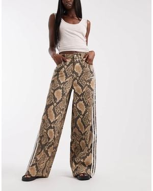adidas Originals Loose Fit Jeans - Natural
