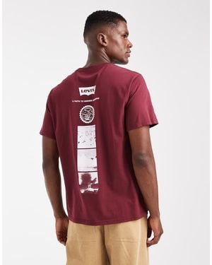 Levi's T-Shirt Comoda Bordeaux Con Stampa "Field Trip" Sul Retro - Rosso