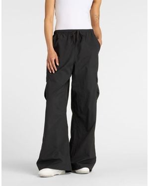 New Balance Woven Cargo Pant - Black