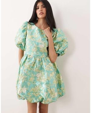 Sister Jane Vestido Corto Verde Pistacho Con Estampado Floral Y Mangas Y Bajo Abullonados De Jacquard