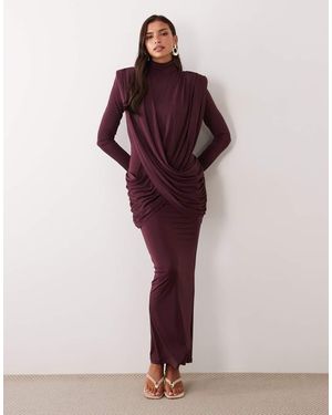 Ruched & Ready On My Level Abito Maxi Scolpito Con Collo Alto E Drappeggio Sul Davanti, Color Prugna - Rosso