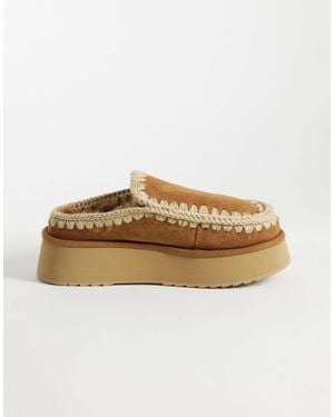 Mou Sheerling Lined Platform Suede Clogs - Natural
