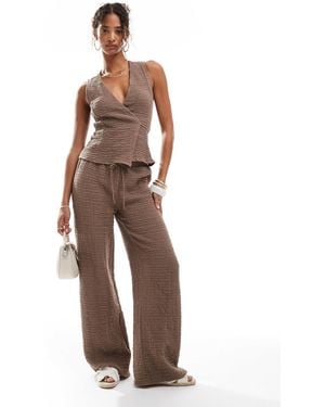 Pull&Bear Crinkle Textured Straight Leg Pants - Brown