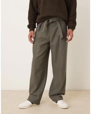 ASOS Smart Wide Leg Pleated Trouser With Belt Detail And Charcoal Wool Herringbone - Gray