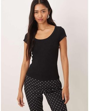 Motel Sumala Ribbed Scoop Neck Short Sleeve T-shirt - Black