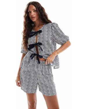 Pieces Shorts Met Hoge Taille En Strepen - Blauw