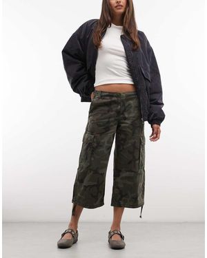 Weekday Ripstop Cropped Cargobroek Met Camouflageprint - Zwart