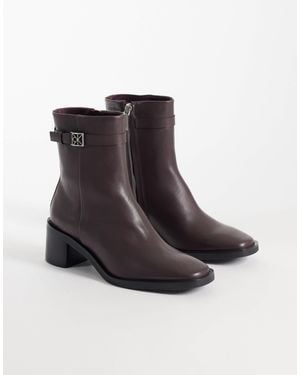 Calvin Klein Leather Ankle Boot With Block Heel And Silver Hardware Buckle Detail - Multicolour
