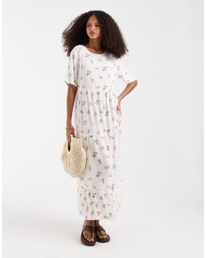 Pieces Vestido Maxi De Manga Corta Con Estampado Floral De Jardín En Blanco