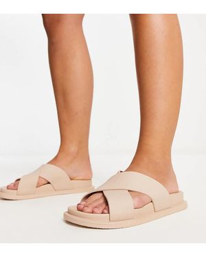 Asos Design Wide Fit Sandalias Planas Con Tiras Cruzadas De Goma Fixation De - Neutro - Blanco
