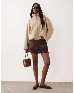 Gina Tricot Hoogsluitend Kort Jack Van Imitatiesuède - Naturel