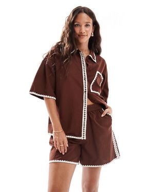 Vero Moda Relaxed Fit Shorts Co-ord With Contrast Stitching - Red