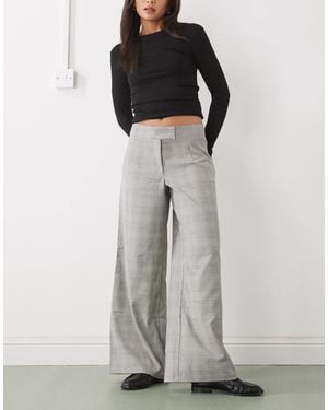 Collusion Low Rise Wide Leg Tailored Pants - Gray