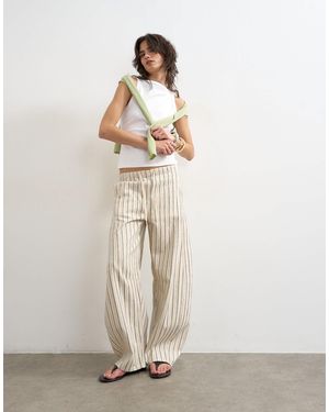 TOPSHOP Pull On Barrel Jean - White