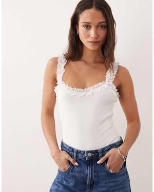 Miss Selfridge Body De Canalé Con Detalle De Volantes De Encaje-Blanco