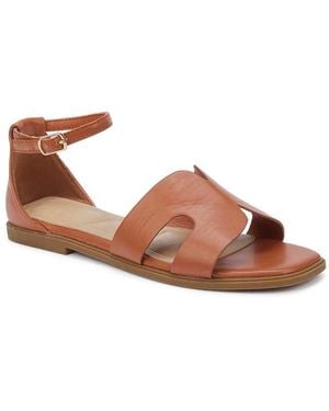 SEQWL Casual Flat Sandals With Ankle Strap Closure - Brown