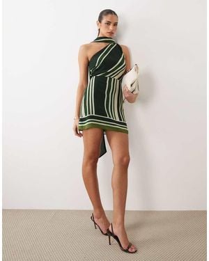 Forever New Vestido Corto Verde A Rayas Con Cuello Halter Y Fular De