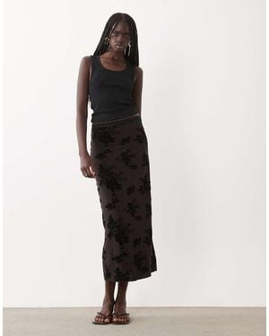 New Look Flocked Mesh Midi Skirt - White