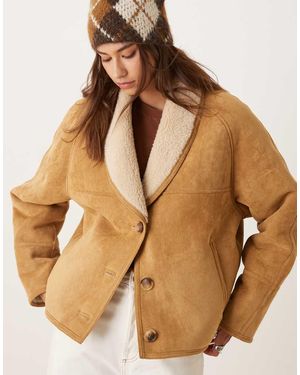 Urbancode Cropped Jack Van Imitatieschapenvacht - Bruin