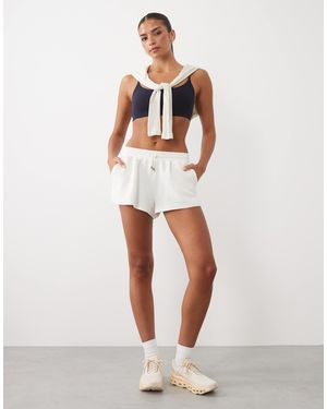 4505 Leichte baumwoll-waffelshorts mit kordelzugbund - Weiß