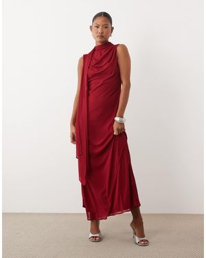 TFNC London Maxikleid aus chiffon mit hohem ausschnitt und schal-detail - Rot