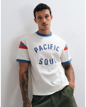 ASOS Lockeres boxy-t-shirt im ringer-stil mit used-look-pacific-soul-print - Weiß
