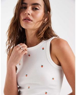 Vero Moda All Over Peach Graphic Embroidered Rib Vest - Brown