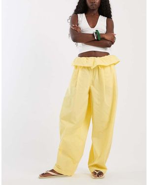 ASOS Poplin Broek Met Omslag En Plooien, Wijde Pijp - Geel