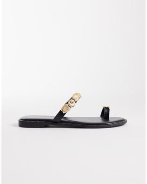 Glamorous Flat Sandals With Gold Shells - White