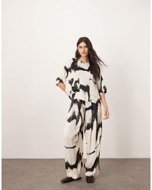 ARRANGE Satijnen Broek Met Rechte Pijpen En Abstracte Print - Naturel