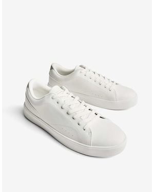 Bershka Baskets minimalistes à lacets - Blanc