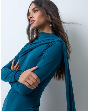 ASOS Figurbetontes maxikleid mit langen ärmeln, hohem kragen und schal-detail - Blau