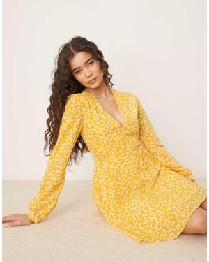 Glamorous V-Neck Waist Tie Mini Dress - Yellow