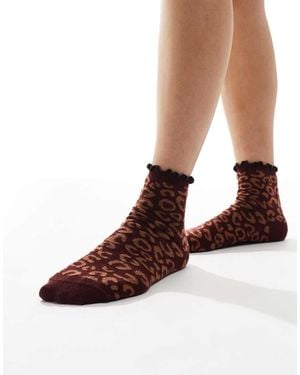 ASOS Calcetines Con Estampado De Leopardo Y Volante Superior De -Rojo - Marrón