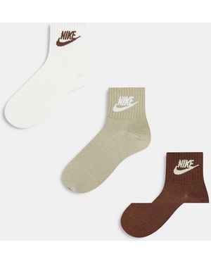 Nike Sportswear Everyday Essential 3 Pack Socks - White
