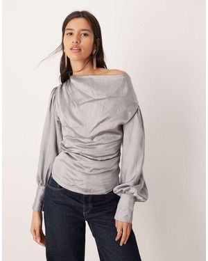 Ghospell Top Gris Metalizado Con Cuello Desbocado Y Mangas Globo De -Plateado
