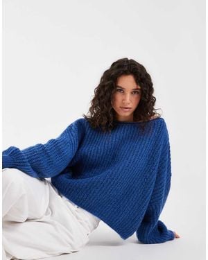 ASOS Gebreide Ruimvallende Trui Met Blote Schouders - Blauw